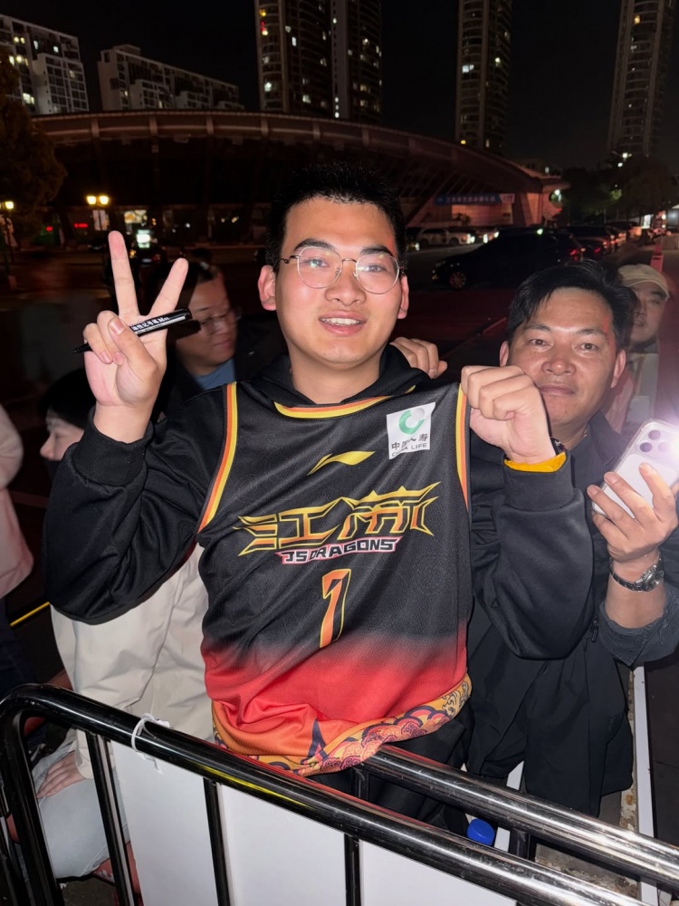 贾尔斯签约北控！社媒告别江苏：谢谢你们
