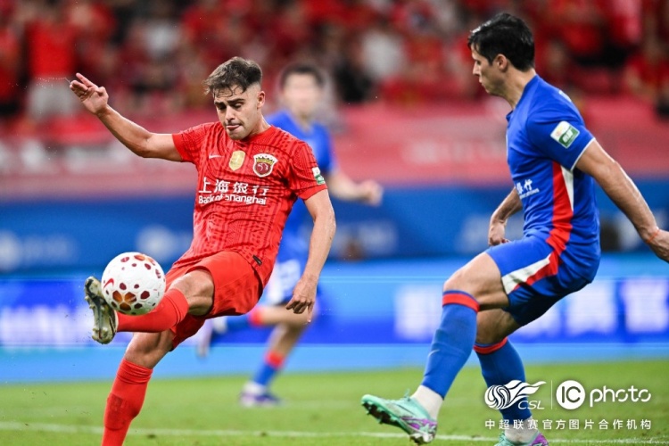 莱昂纳多闪击李新翔推空门 上海海港2-0上海申花