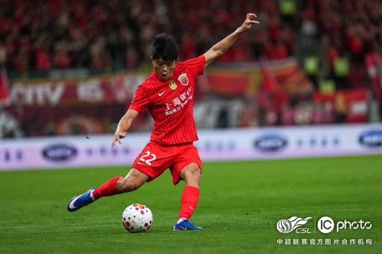 莱昂纳多闪击李新翔推空门 上海海港2-0上海申花