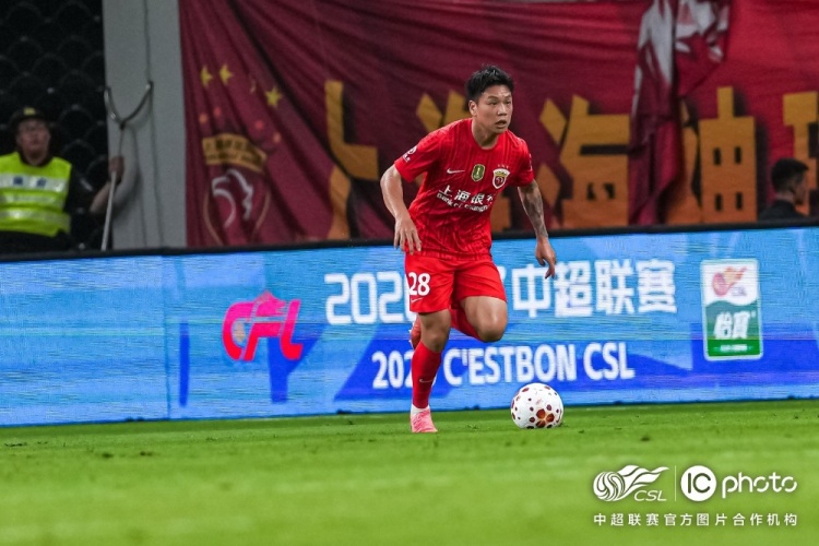 莱昂纳多闪击李新翔推空门 上海海港2-0上海申花