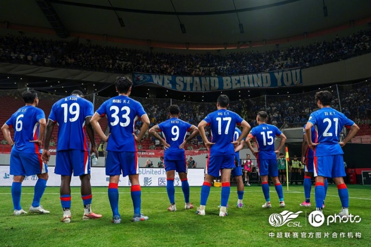 莱昂纳多李新翔破门 上海海港2-0赢德比