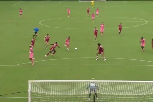 利物浦4-2桑德兰：索博传射小基耶萨建功，伊劳拉首秀告捷