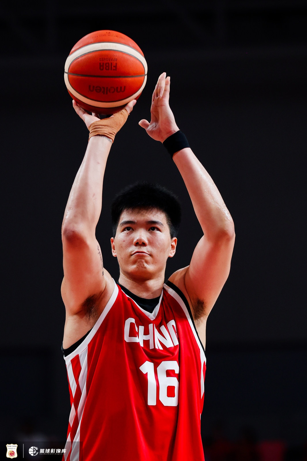 焦泊乔15分钟14分打穿乌拉圭防线 男篮二番战今晚再验成色 焦泊乔15分钟14分打穿乌拉圭防线 男篮二番战今晚再验成色