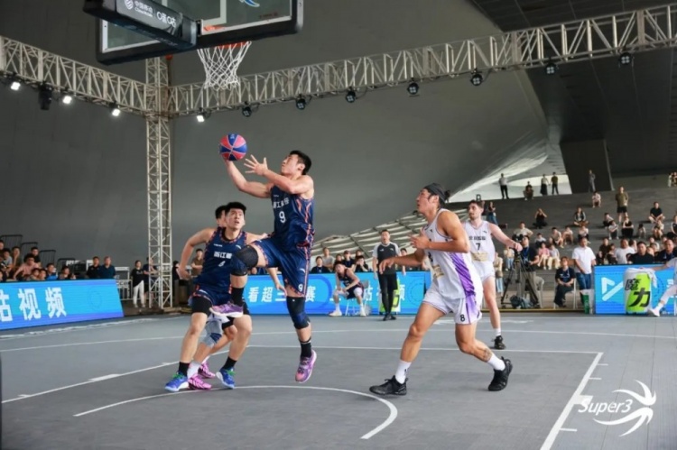 成都和众问鼎B档 上海久事首度无缘八强
