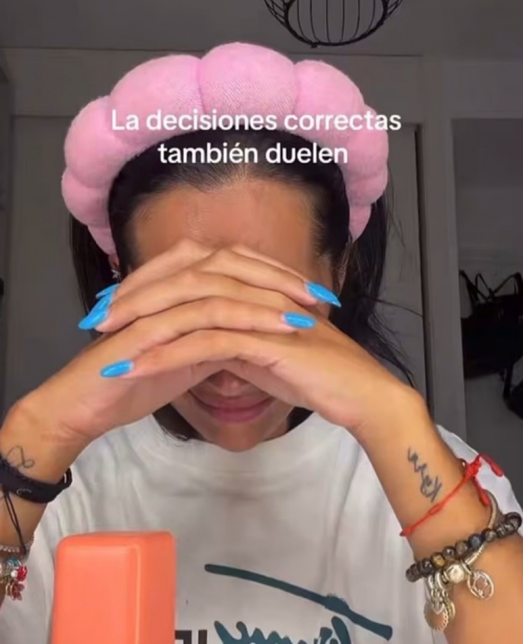 查瓦里亚女友帕格利社媒落泪：搬到伦敦等于放弃全部工作