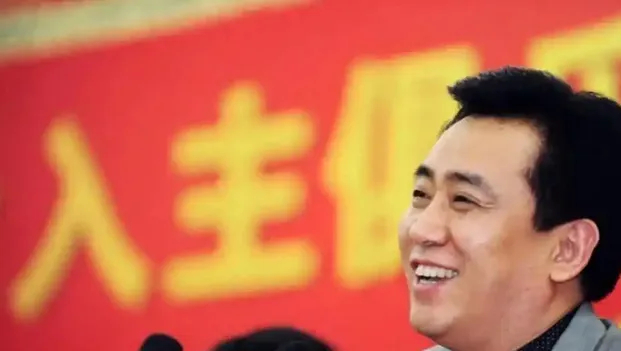 从2.58亿赢球奖金到1万亿债务 恒大足球十年崩塌 从2.58亿赢球奖金到1万亿债务 恒大足球十年崩塌
