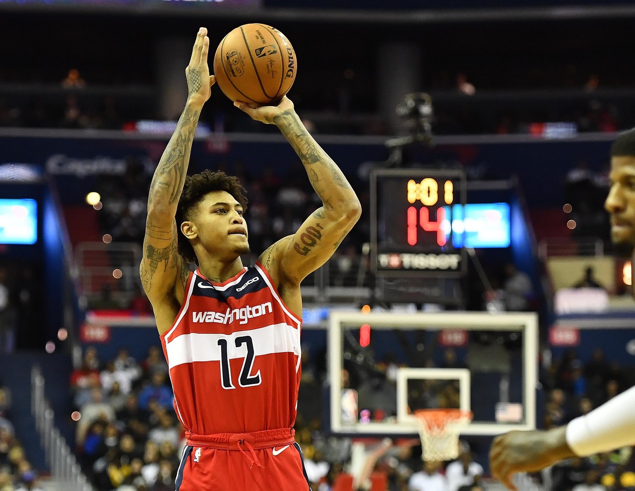 乌布雷:我的欢迎来到NBA时刻 被科比点飞后他笑着拍了拍我的背 乌布雷:我的欢迎来到NBA时刻 被科比点飞后他笑着拍了拍我的背
